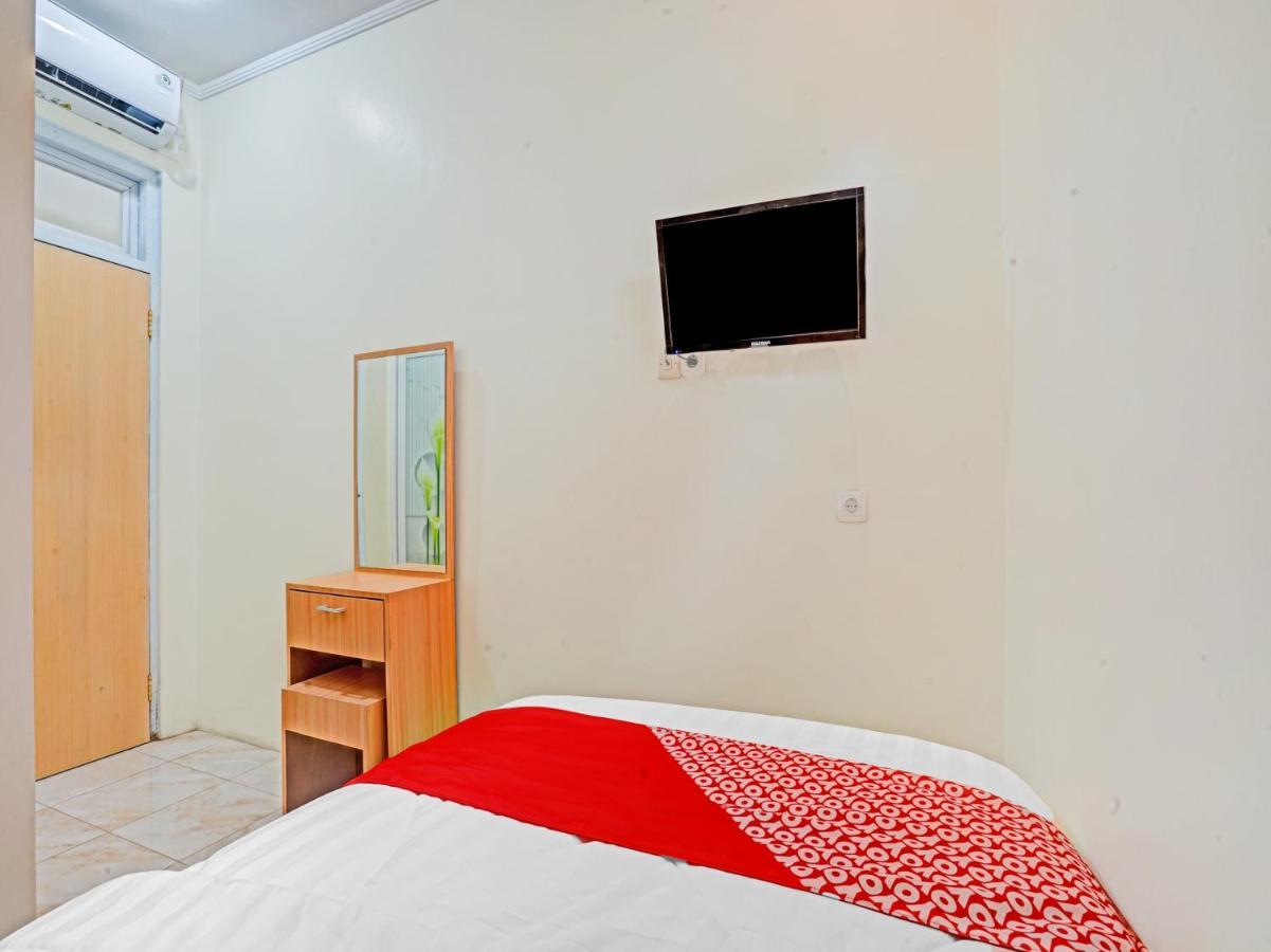 Oyo 90804 Oma Uti Homestay Syariah Yogyakarta Exterior photo